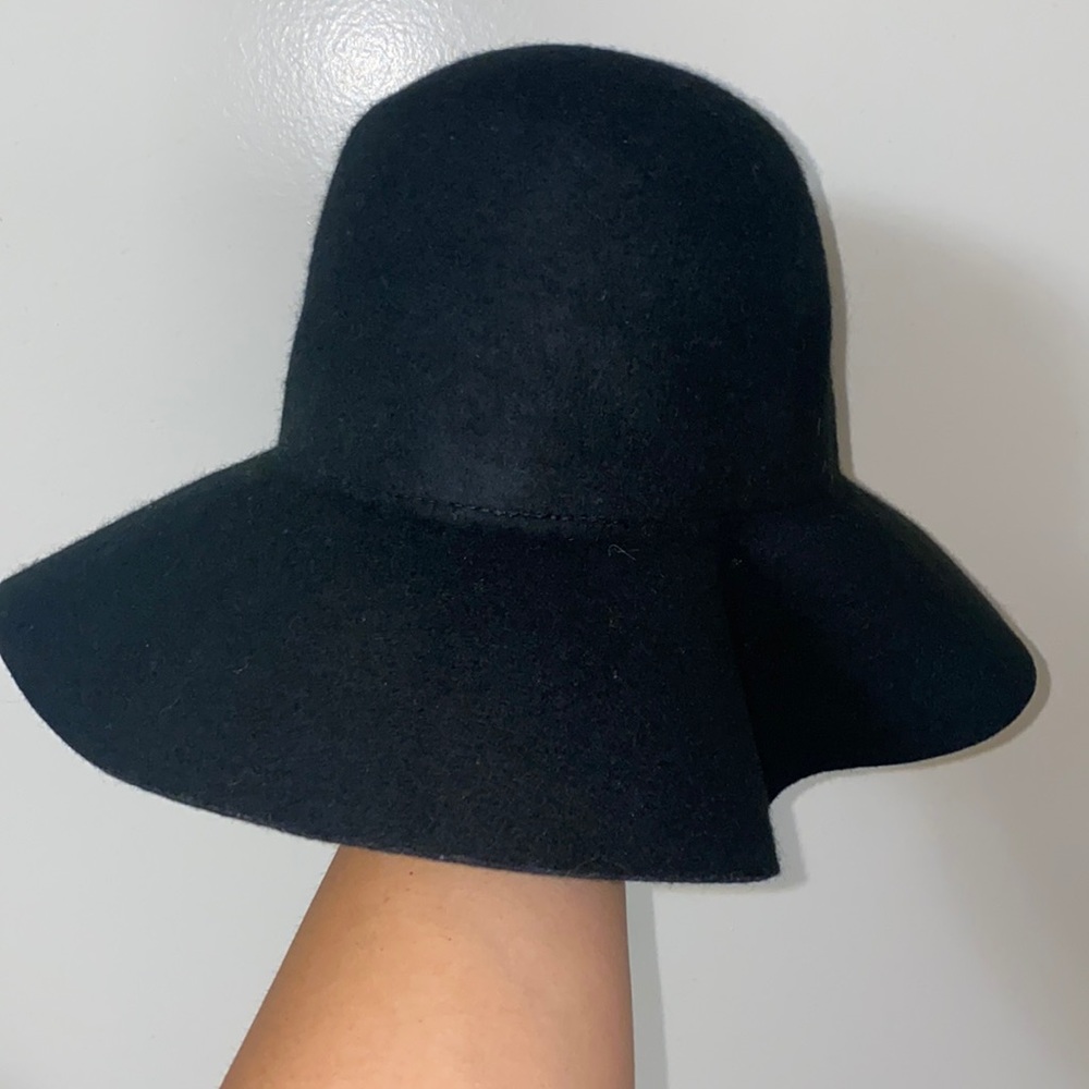 Black floppy hat
